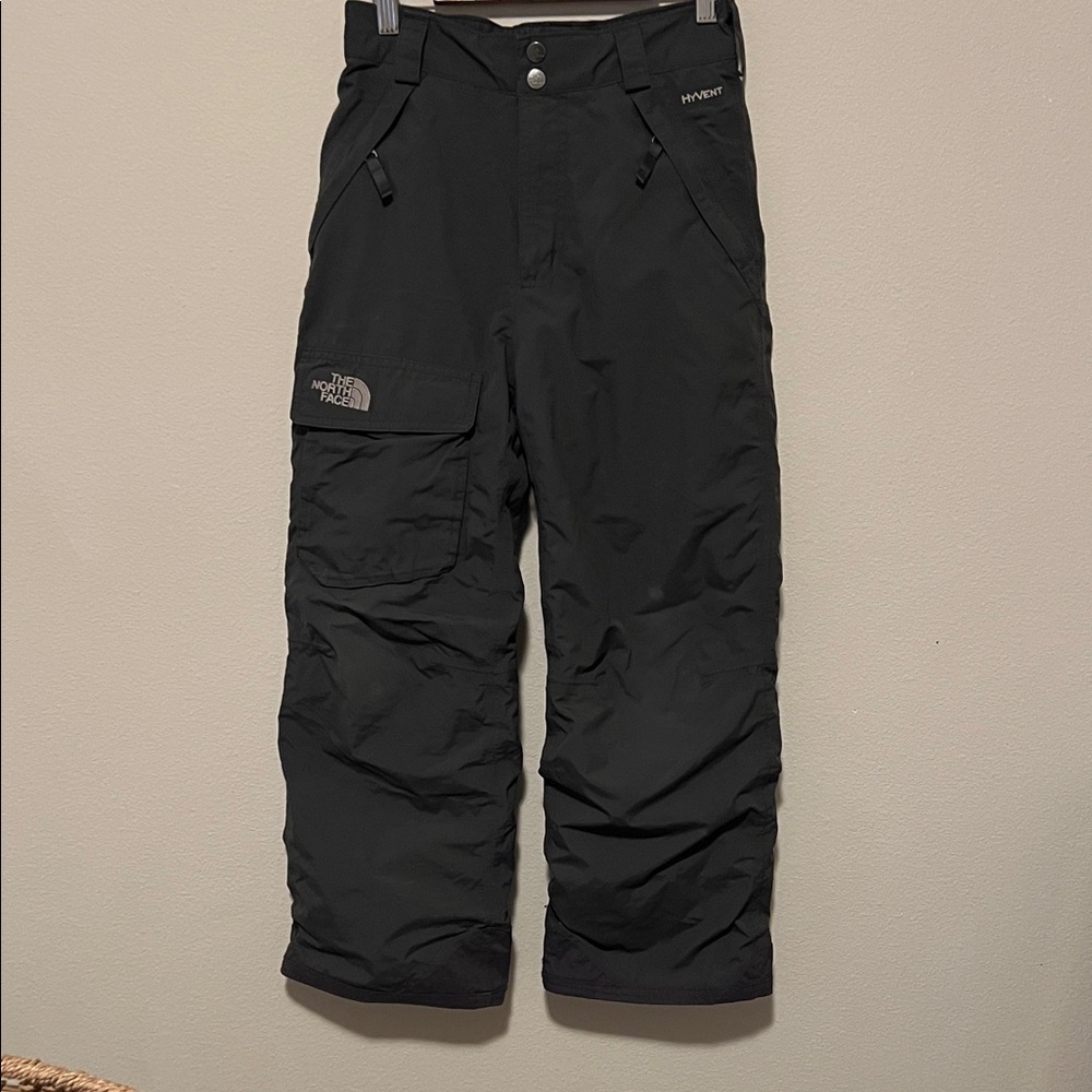 The North Face boys snow pants size m 10/12 y, waterproof.